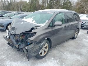 Toyota Sienna LE 3.5L 6 2011