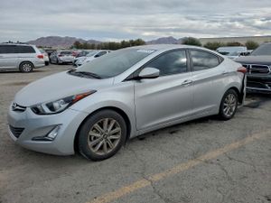 Hyundai Elantra SE 1.8L 4 2015