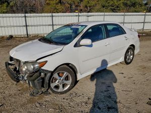 Toyota Corolla BASE 1.8L 4 2013