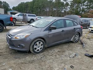 Ford Focus S 2.0L 4 2013