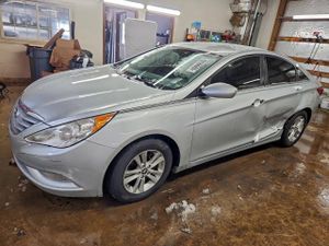 Hyundai Sonata GLS 2.4L 4 2013