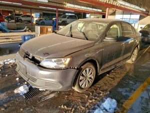 Volkswagen Jetta BASE 2.0L 4 2014