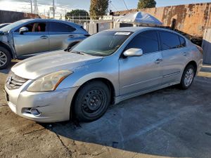 Nissan Altima BASE 2.5L 4 2010