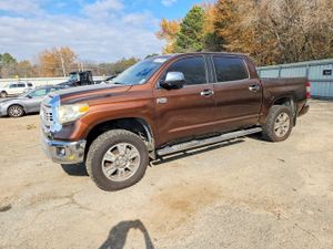Toyota Tundra CREWMAX PLATINUM 5.7L 8 2014