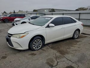 Toyota Camry LE 2.5L 4 2015