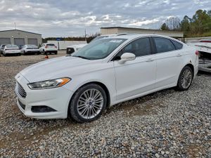 Ford Fusion SE 2.0L 4 2014