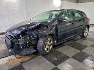 Ford Focus SE 2.0L 4 2013