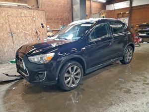 Mitsubishi Outlander LE 2.0L 4 2013