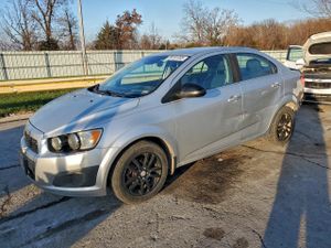 Chevrolet Aveo (Sonic) LT 1.4L 4 2014