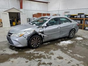 Toyota Camry LE 2.5L 4 2015