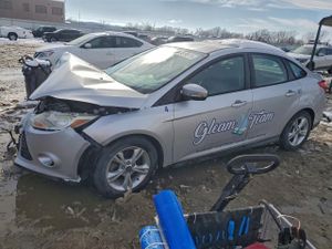 Ford Focus SE 2.0L 4 2013