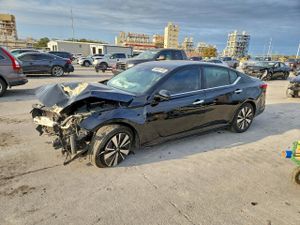 Nissan Altima SV 2.5L 4 2021