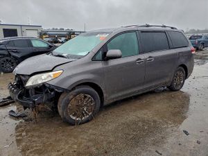 Toyota Sienna XLE 3.5L 6 2012