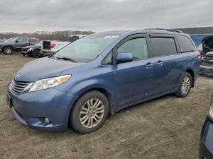 Toyota Sienna XLE 3.5L 6 2014