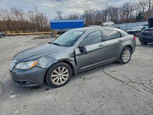 Chrysler 200 TOURING 2.4L 4 2013