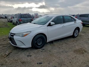 Toyota Camry LE 2.5L 4 2015