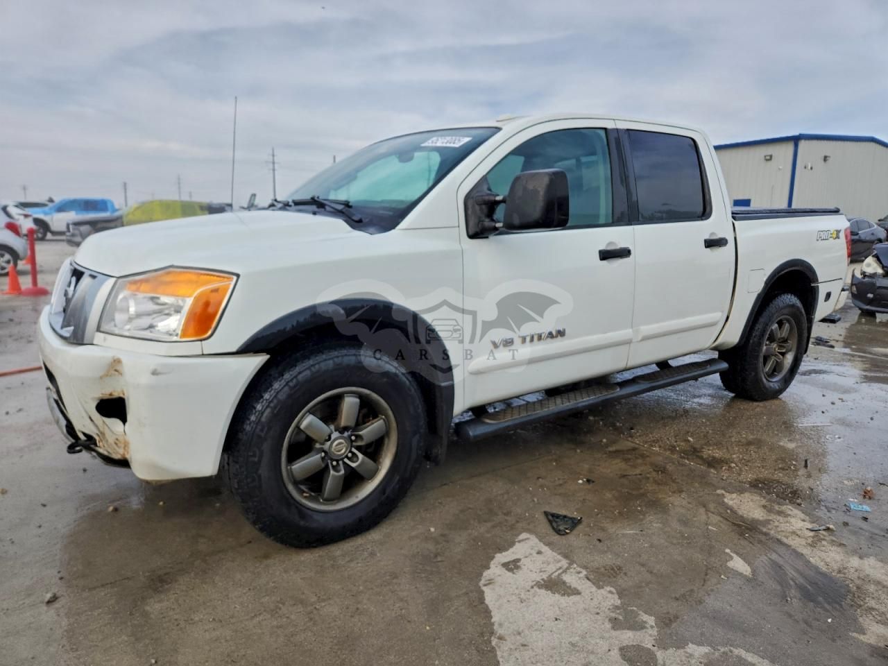 Nissan Titan S 5.6L 8 2014