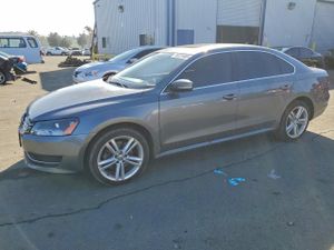 Volkswagen Passat SE 2.0L 4 2014