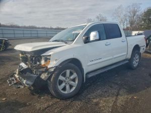 Nissan Titan XE 5.6L 8 2009