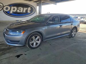 Volkswagen Passat SE 1.8L 4 2014