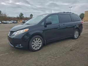 Toyota Sienna XLE 3.5L 6 2013