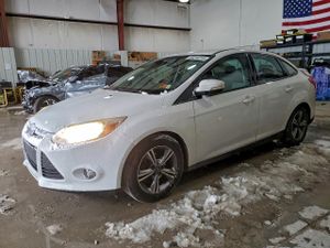 Ford Focus SE 2.0L 4 2014