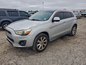 Mitsubishi Outlander ES 2.0L 4 2014