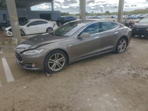 Tesla Model S 70 2015