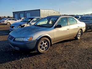 Toyota Camry LE 2.2L 4 1999