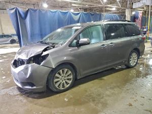Toyota Sienna XLE 3.5L 6 2015
