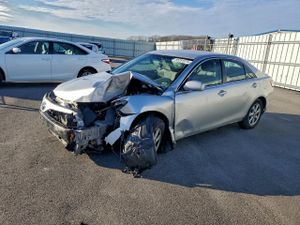 Toyota Camry BASE 2.5L 4 2011