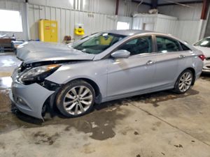Hyundai Sonata SE 2.4L 4 2013