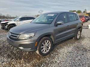 Volkswagen Tiguan S 2.0L 4 2014