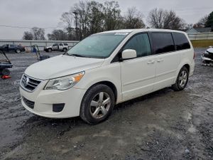 Volkswagen Routan SE 3.8L 6 2010