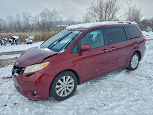 Toyota Sienna XLE 3.5L 6 2015