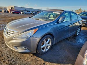 Hyundai Sonata SE 2.4L 4 2013