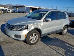 Volkswagen Tiguan S 2.0L 4 2013
