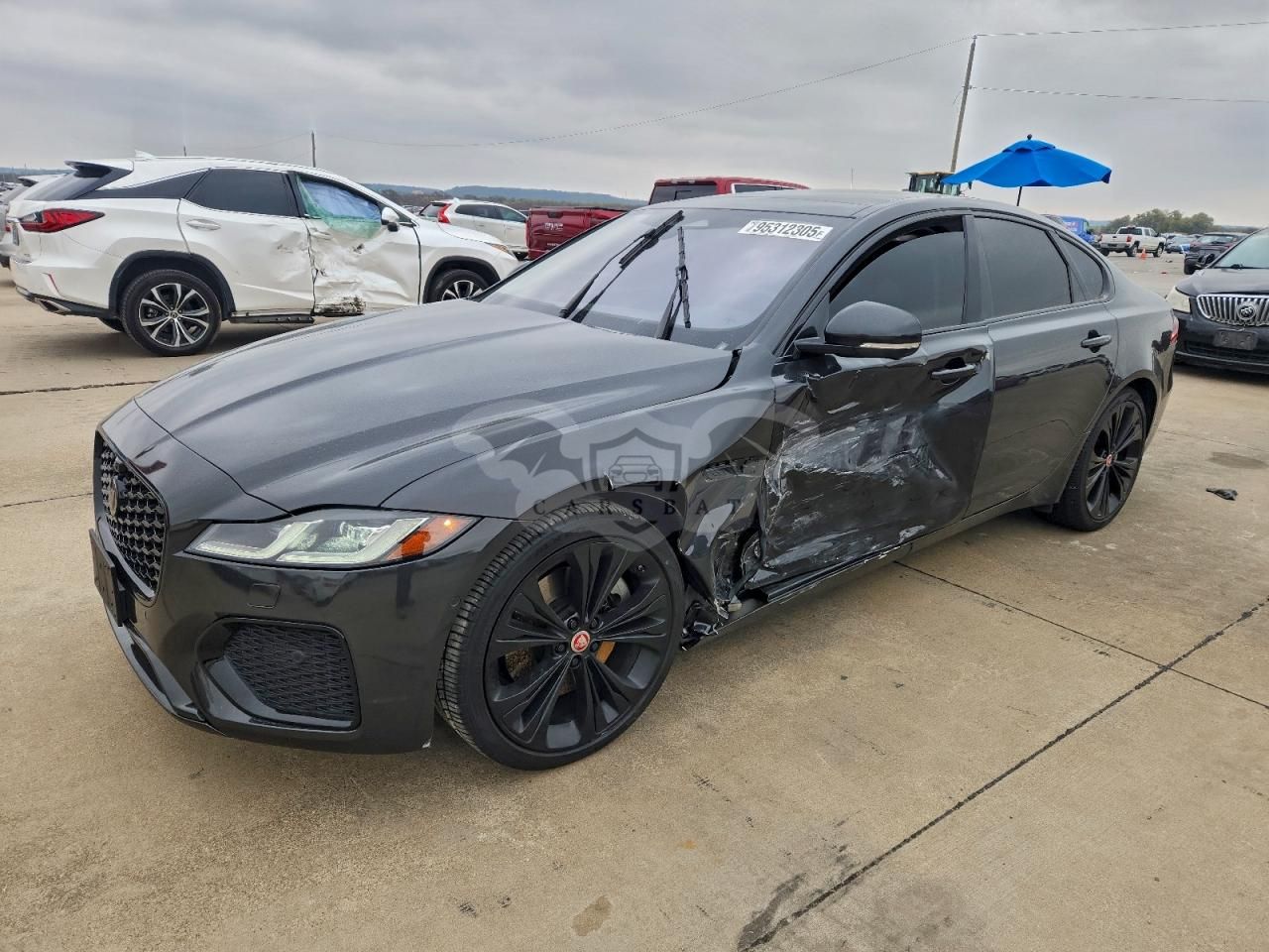 Jaguar XF SE 2.0L 4 2021