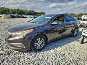 Hyundai Sonata SE 2.4L 4 2015