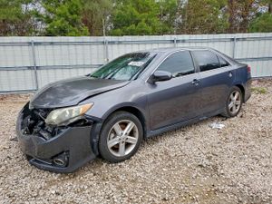 Toyota Camry L 2.5L 4 2013