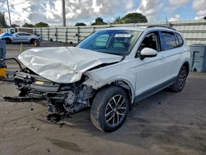 Volkswagen Tiguan SE 2.0L 4 2021