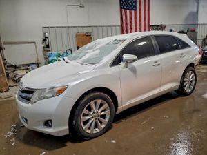Toyota Venza LE 2.7L 4 2014