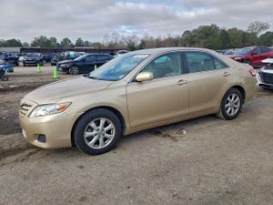 Toyota Camry BASE 2.5L 4 2011