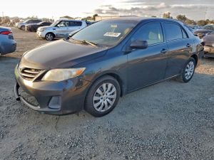 Toyota Corolla BASE 1.8L 4 2013