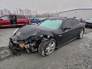 Porsche Panamera GTS 4.8L 8 2013