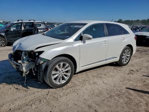 Toyota Venza LE 2.7L 4 2014