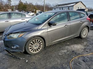 Ford Focus TITANIUM 2.0L 4 2012