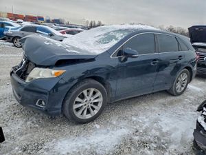 Toyota Venza LE 2.7L 4 2013