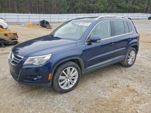 Volkswagen Tiguan S 2.0L 4 2011