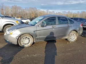Ford Focus SE 2.0L 4 2011